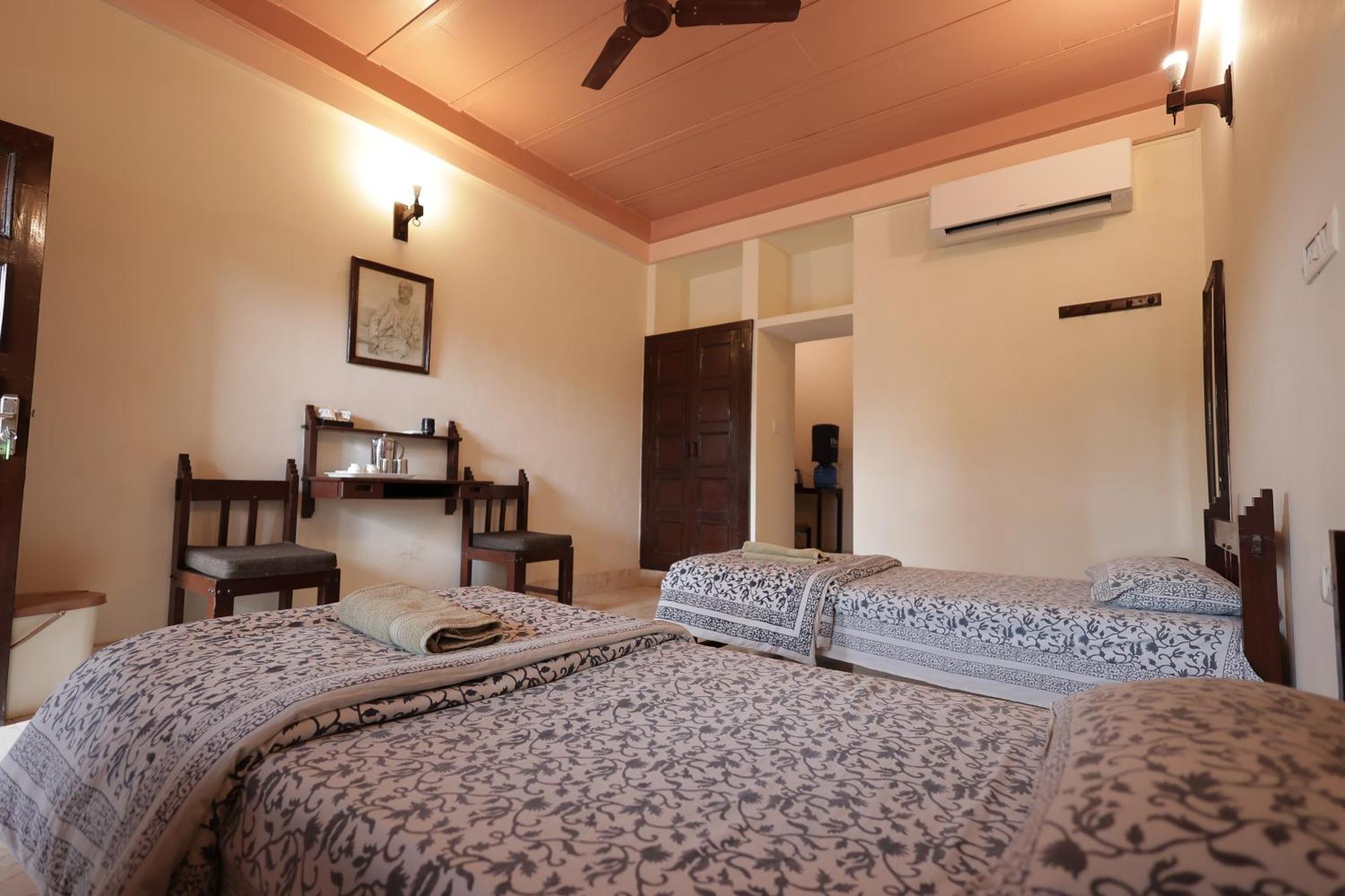 Mvt Guesthouse & Restaurant Vrindāvan المظهر الخارجي الصورة