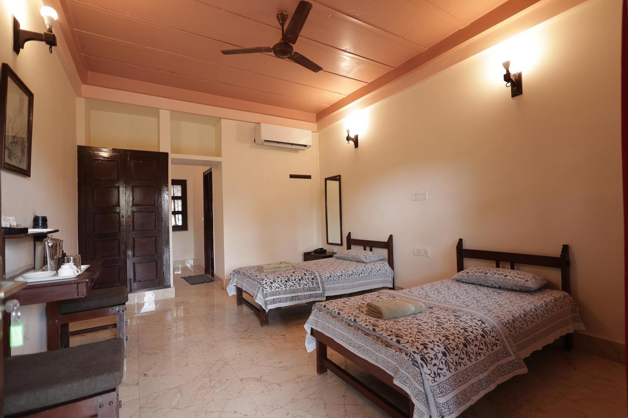 Mvt Guesthouse & Restaurant Vrindāvan المظهر الخارجي الصورة