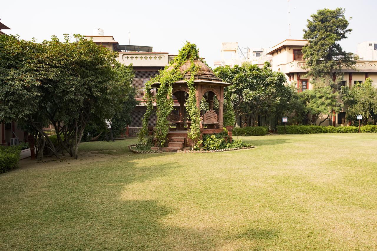 Mvt Guesthouse & Restaurant Vrindāvan المظهر الخارجي الصورة