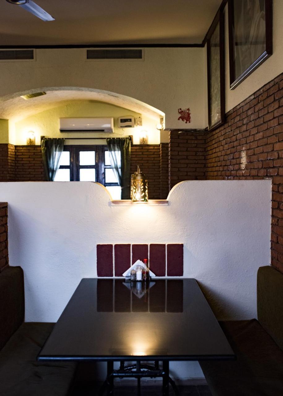 Mvt Guesthouse & Restaurant Vrindāvan المظهر الخارجي الصورة