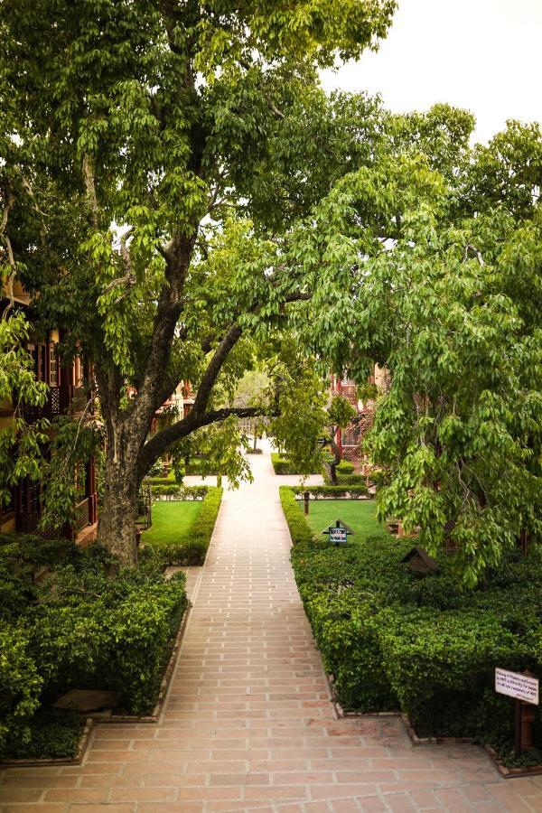 Mvt Guesthouse & Restaurant Vrindāvan المظهر الخارجي الصورة