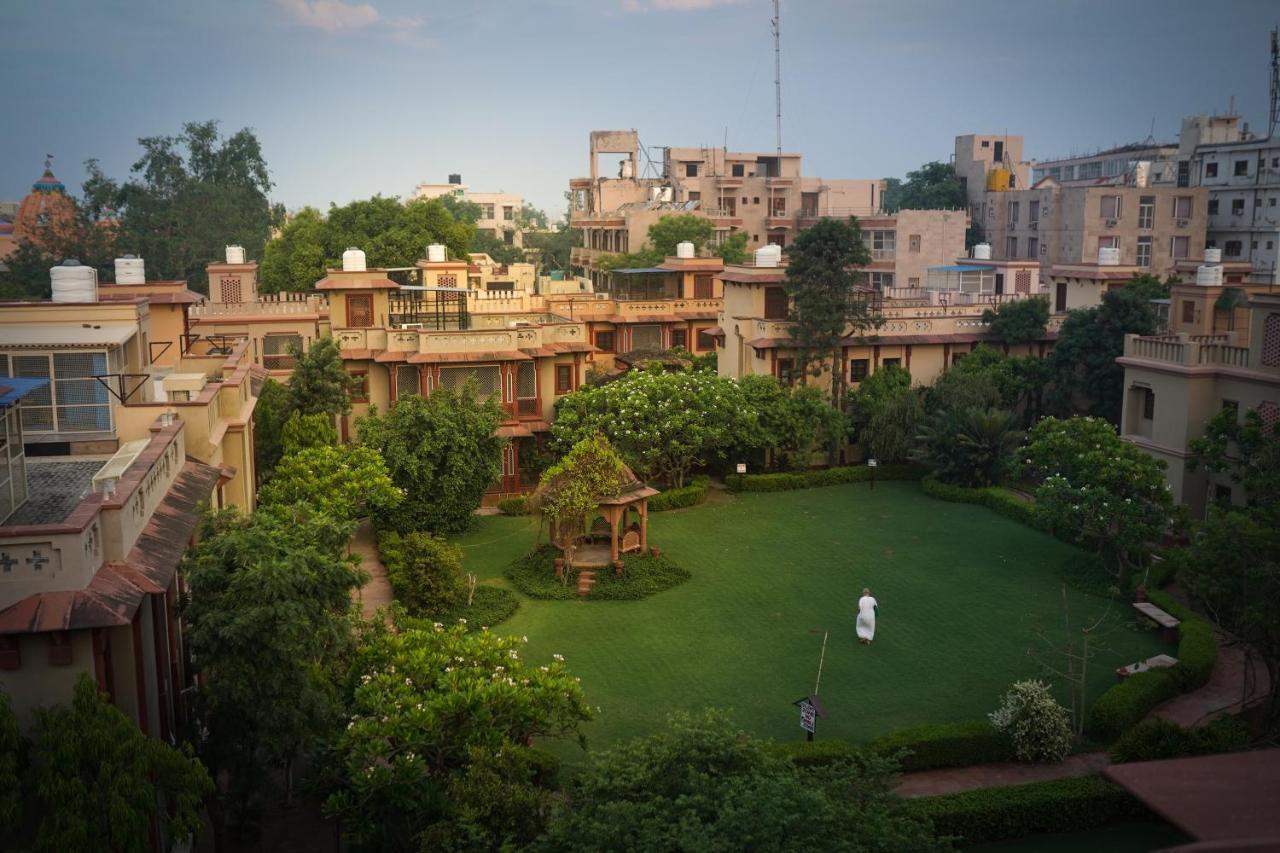 Mvt Guesthouse & Restaurant Vrindāvan المظهر الخارجي الصورة