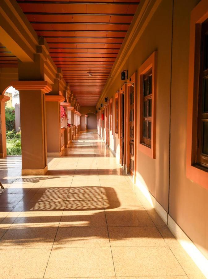Mvt Guesthouse & Restaurant Vrindāvan المظهر الخارجي الصورة